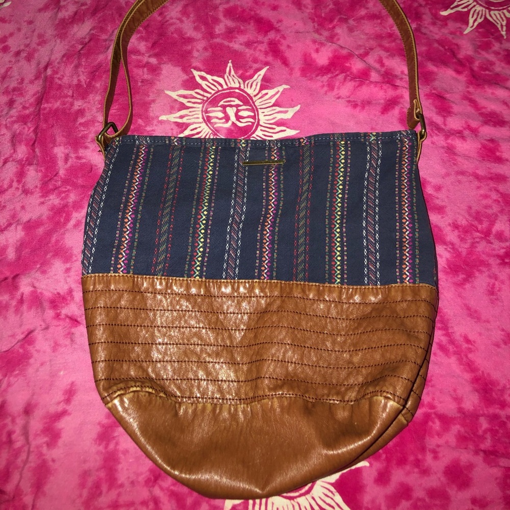 O’Neill navy blue and tan purse !